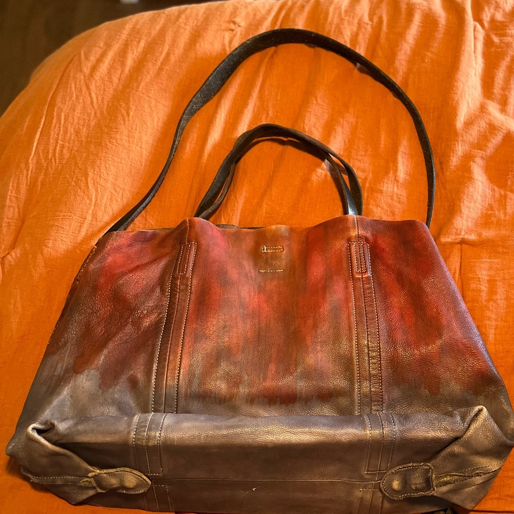 Old trend dip dye leather tote